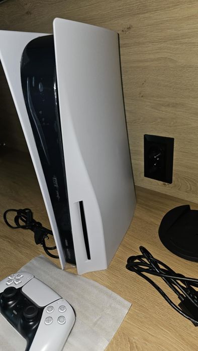 PlayStation 5 z napędem 825 GB większy radiator + Pad halla tmr