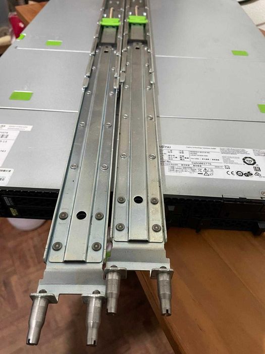 Servidor 1U Fujitsu Primergy RX2530M5, 32Gb, 2x900Gb, 1x XEON Silver