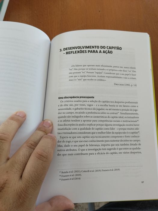 Livro Capitães de Equipa (Novo e portes incluídos)