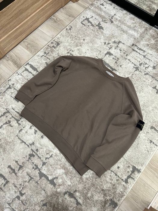 Stone island коричневий колір