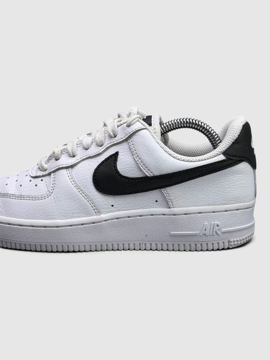 Buty Sportowe Nike Air Force 1 '07 Low Biały Czarny Rozmiar 37.5