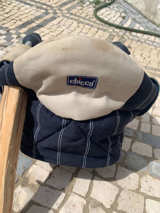 Cadeira de Mesa Chicco (Modelo Clássico Ultra Resistente) – Como Nova