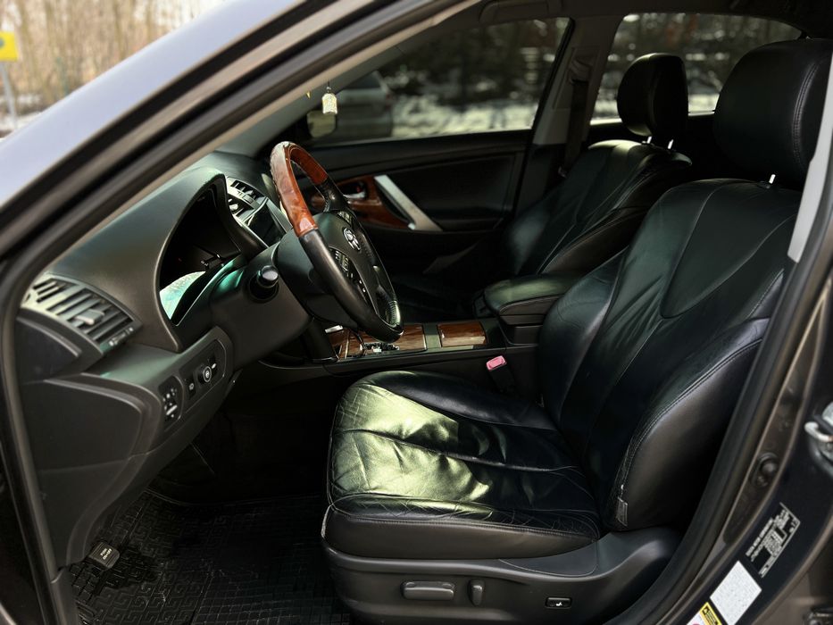 Продам Toyota Camry 40