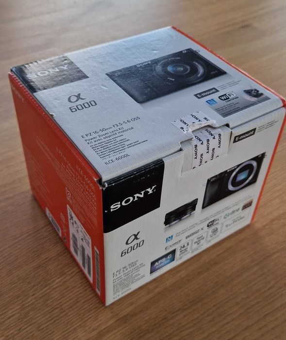 Sony Alpha a6000 (ILCE-6000LS) + 16-50 mm (srebrny)