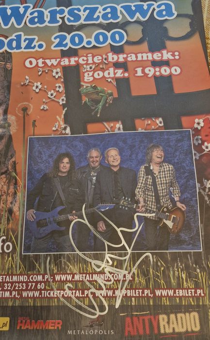 UFO plakat zespołu z autografami