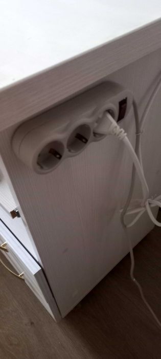 Stolik do robienia paznokci