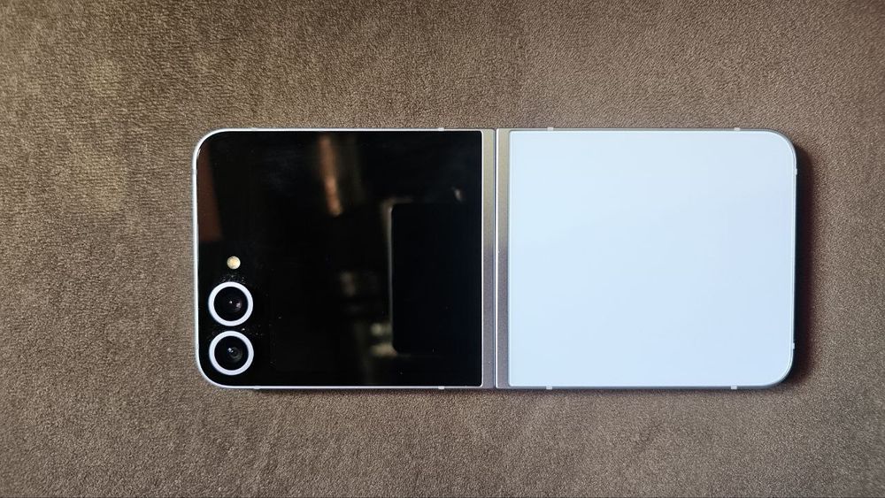 ТЕРМІНОВО самсунг фліп 6 12/512 + рік гарантії