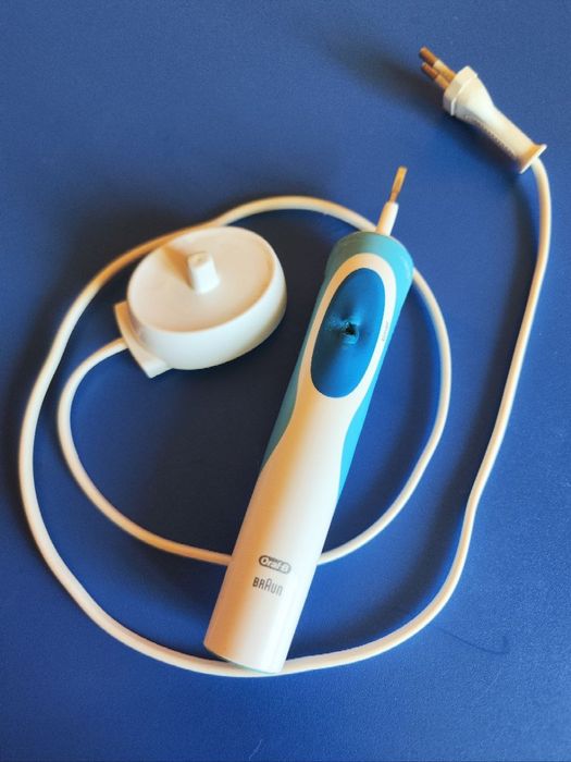 Зубна щітка Oral B