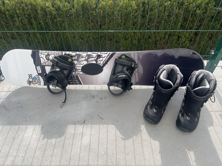 Snowboard 140cm + buty do snowboarda r. 42(EU)
