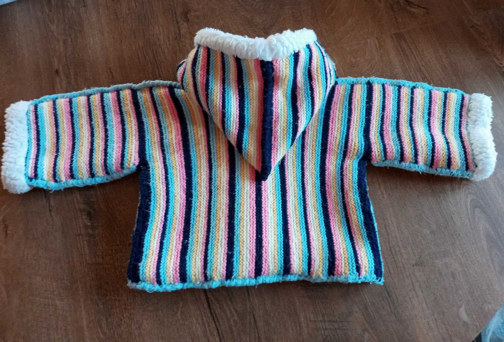 Sprzedam sweterek niemowlęcy