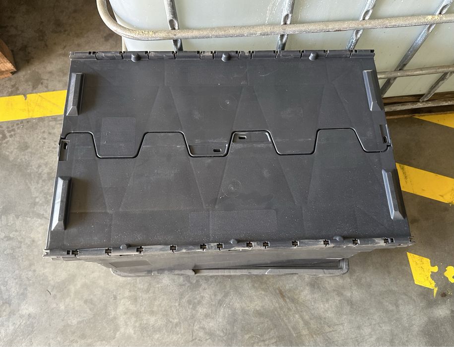 Caixa plástica com tampa