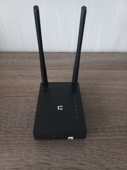 Маршрутизатор   Wi-Fi роутер Netis N4 AC1200