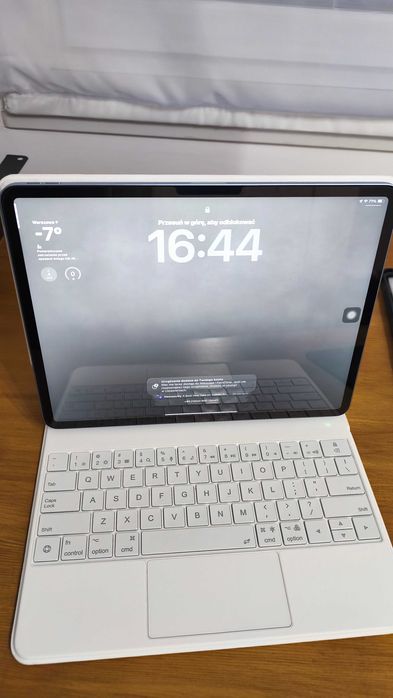 iPAD AIR M2 13" , używ. 5 miesięcy, jak nowy, pudełko+akcesoria