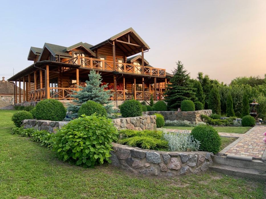 Продам комплекс деревʼяних  будинків в м. Миргород