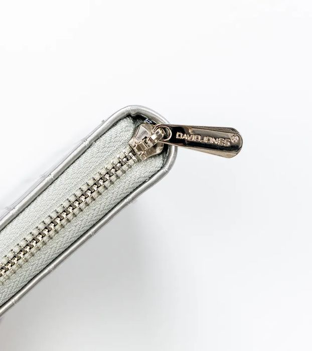 portfel damski z motywem zwierzęcym zapinany suwakiem