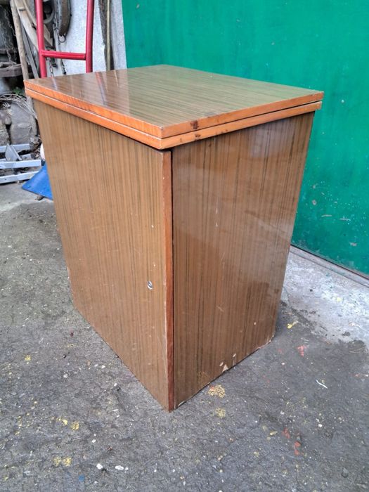 stara maszyna do szycia singer ze stolikiem