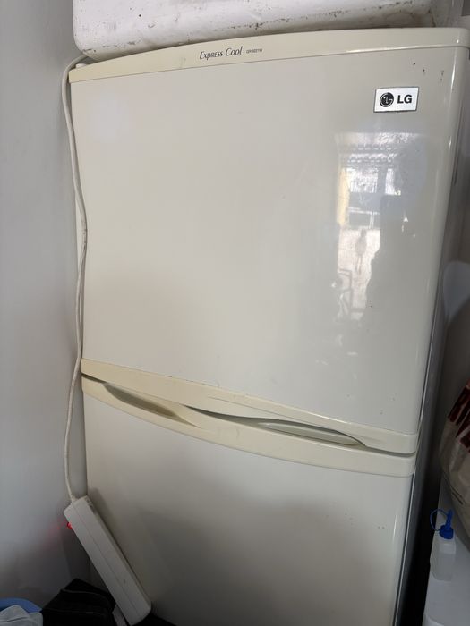 Frigorifico grande com arca