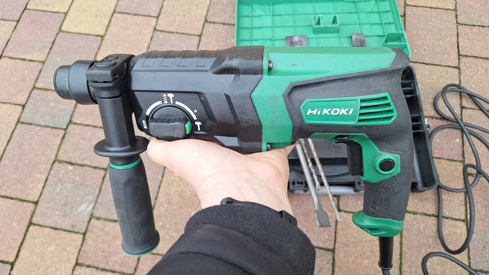 Młotowiertarka Hikoki  DH 26PC 830W 3,2J + dłuto