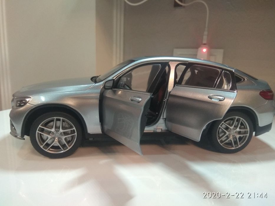 Мерседес Бенц GLC купе 1:18