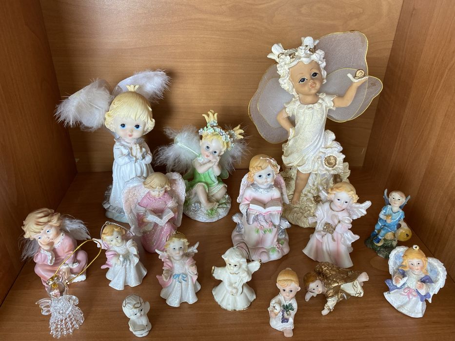 Zestaw figurek aniołków
