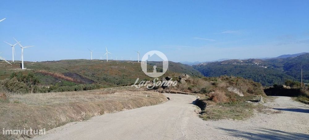 Terrenos localizados em Várzea Cova Fafe