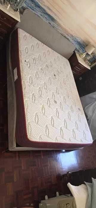 Cama casal + colchão 140x190 | Veludo cinzento | URGENTE