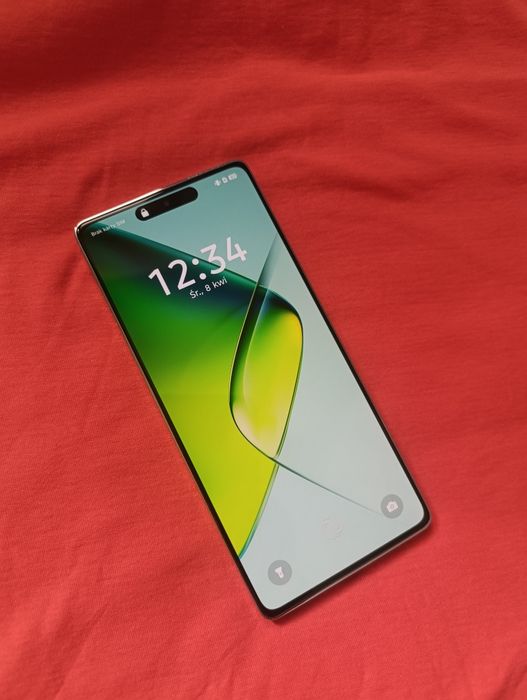 Smartfon Infinix Note 40 + ładowarka indukcyjna Racing Grey