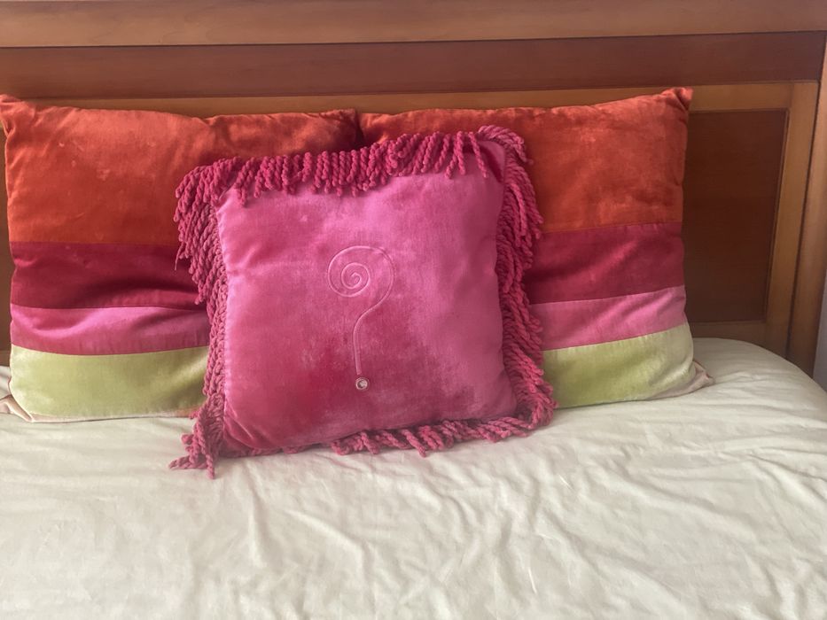 Três bonitas almofadas da Loja do Gato Preto