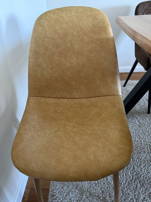 Conjunto de 4 cadeiras forradas a pele novas