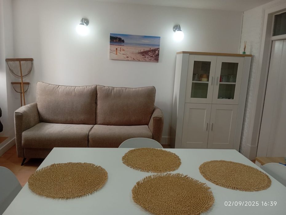 T1  Sesimbra  perto praia