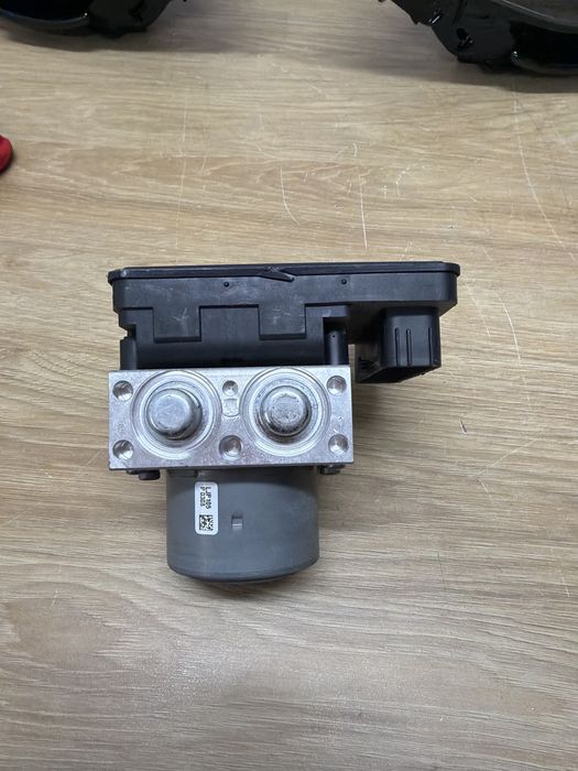 Pompa hamulcowa ABS Mercedes C klasa W205, GLC W253 nowa