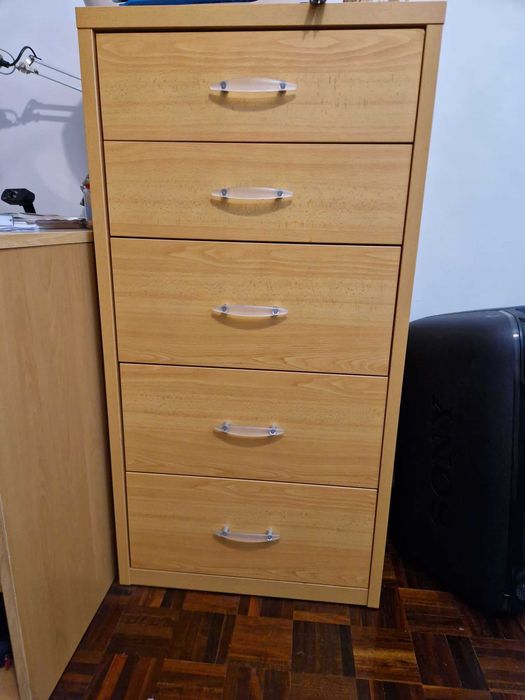 Quarto Duplo com cabeceira almofadada.