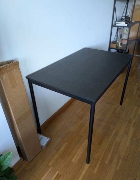 Mesa e cadeira Ikea