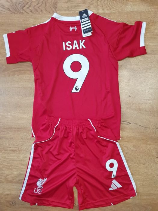 Isak 9 strój piłkarski Liverpool 134cm