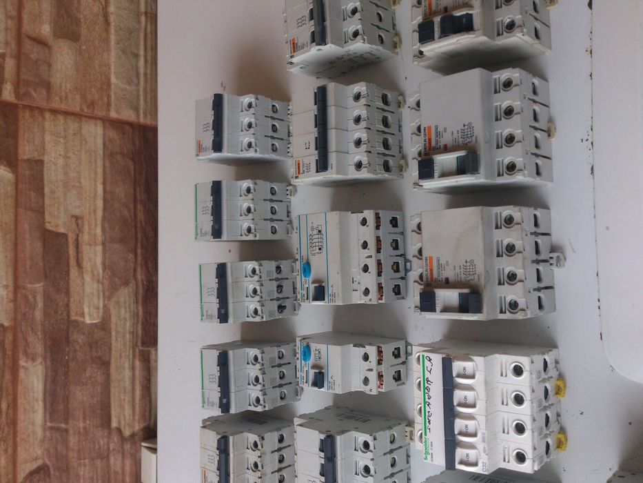 Disjuntores,contactores,termicos,temporizadores desde 5€