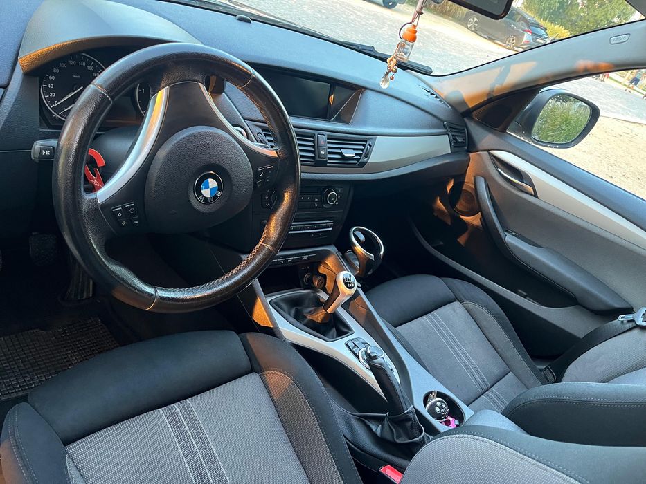BMW X1 18D.