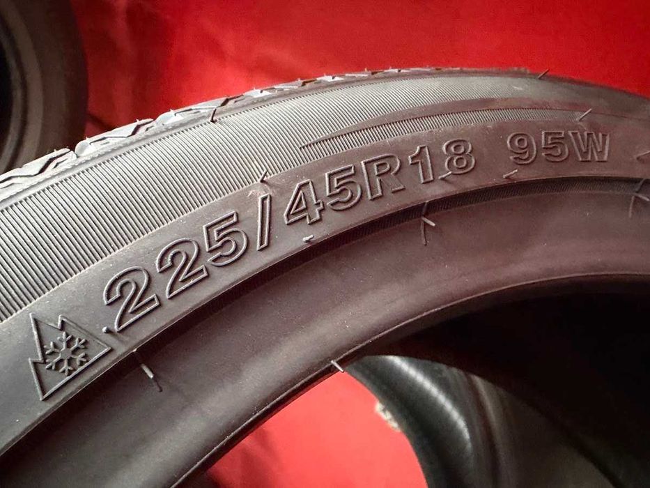 225/45R18 Goodride cztery nowe opony całoroczne