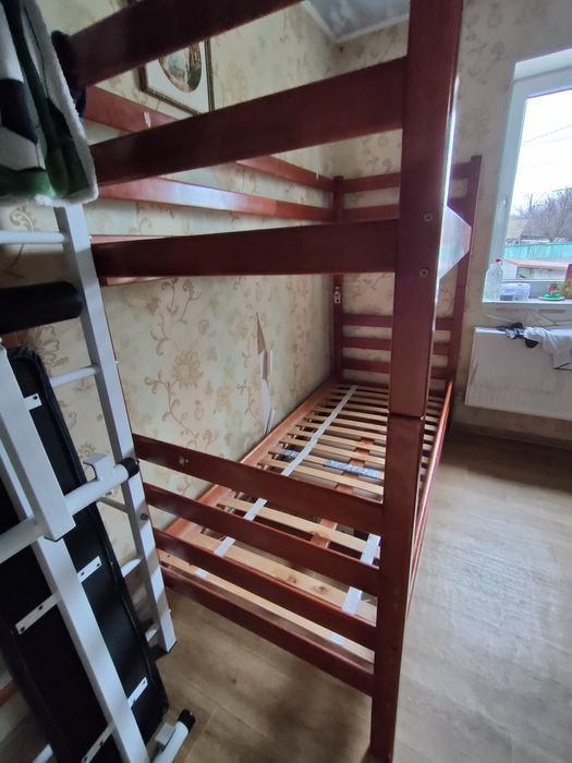 Двухъярусная кровать