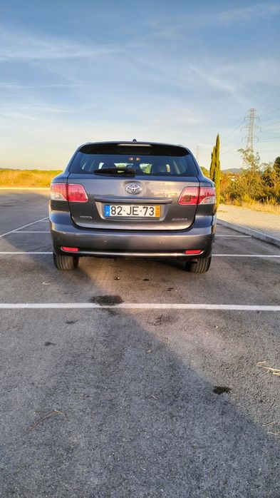 Vendo Toyota Avensis SW — photo 2