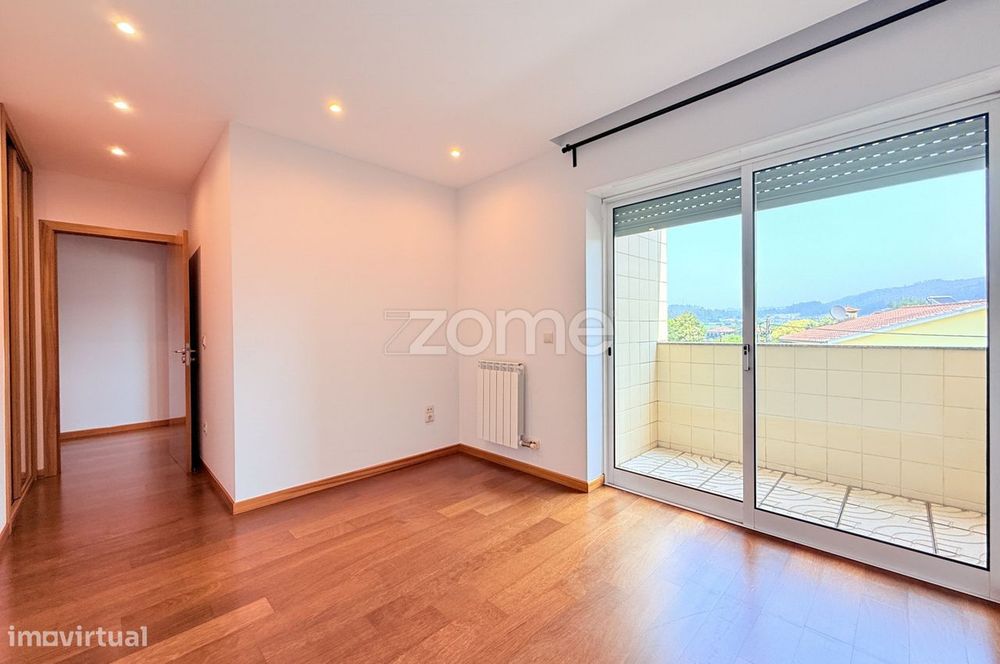 Arrendamento - Apartamento T3 com Garagem Fechada