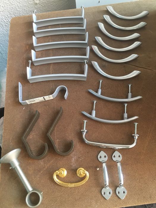 Diversos puxadores para móveis