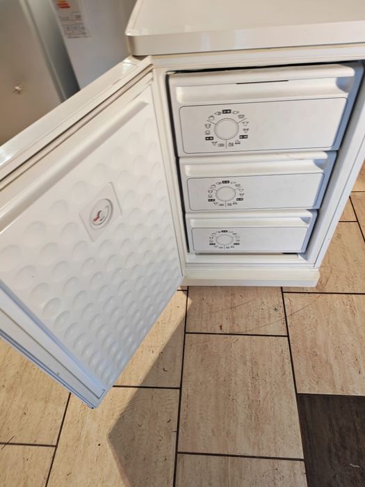 Piękna mała zamrażarką Siemens  AG