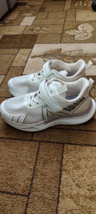 Кросівки 36 розмір