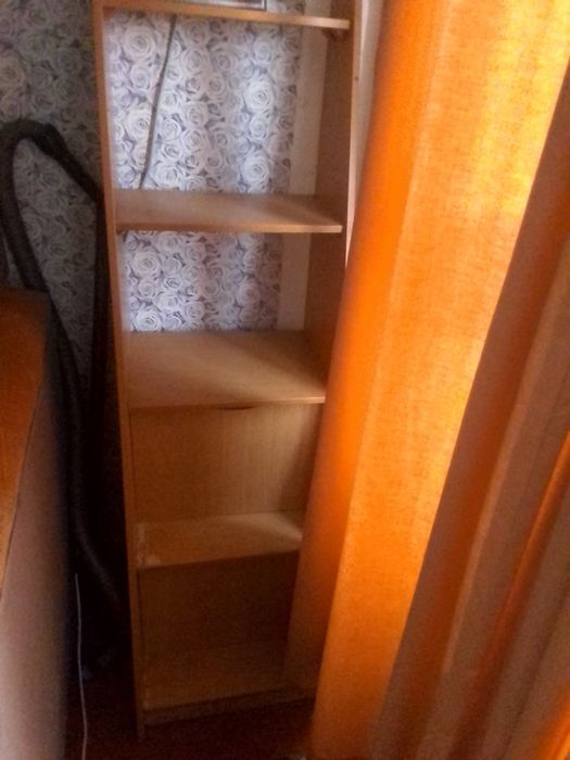 Продам двух ярусну кровать+лесніца зтумбрчками