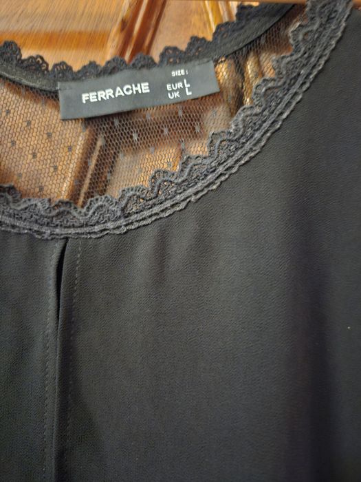 Top preto com renda Ferrache