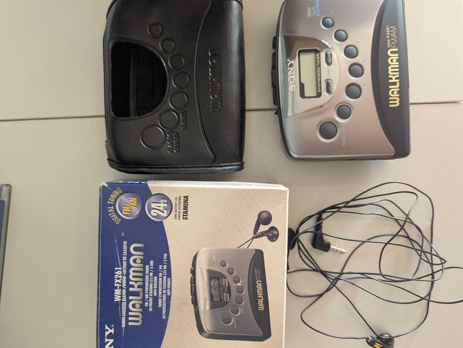 Walkman Sony WM-FX261 rádio FM/AM + cassetes, c/ caixa