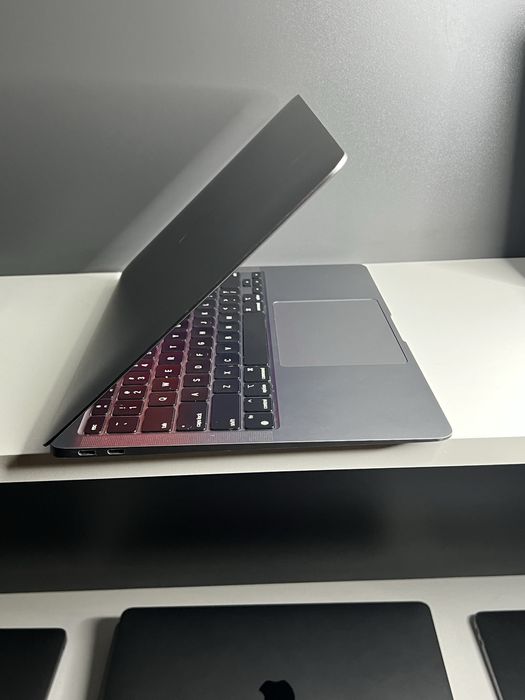 MacBook Air 13 M1 8Gb/256Gb  стан 9/10 #94102