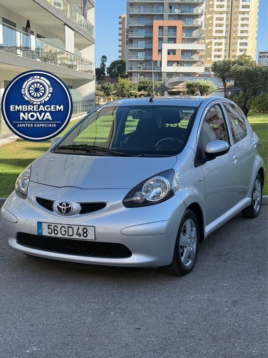 Toyota Aygo VVT.i • AC • Jantes Especiais • Poucos Km • IPO 2027 • Embreagem Nova • Pneus Novos • Bem Estimado