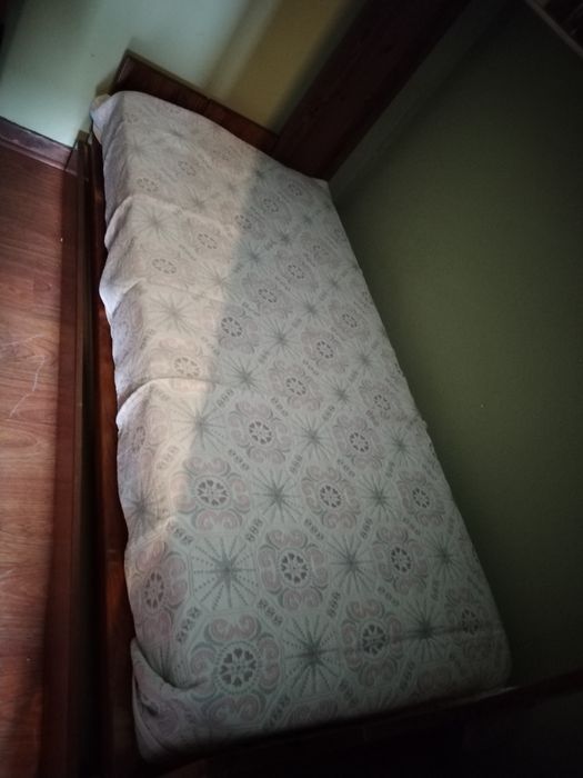 Cama dupla em MADEIRA