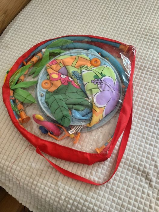 mata edukacyjna z pałąkami tiny love z foką